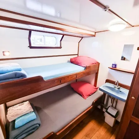 Hotelboat *