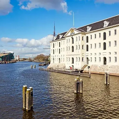 Hotelboat *