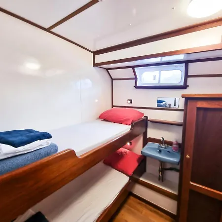 Hotell Hotelboat *