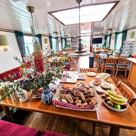 Hotell Hotelboat *